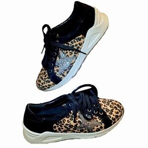 MYRA Leather Animal Print & Star Tie-Up Sneakers Women’s size 8